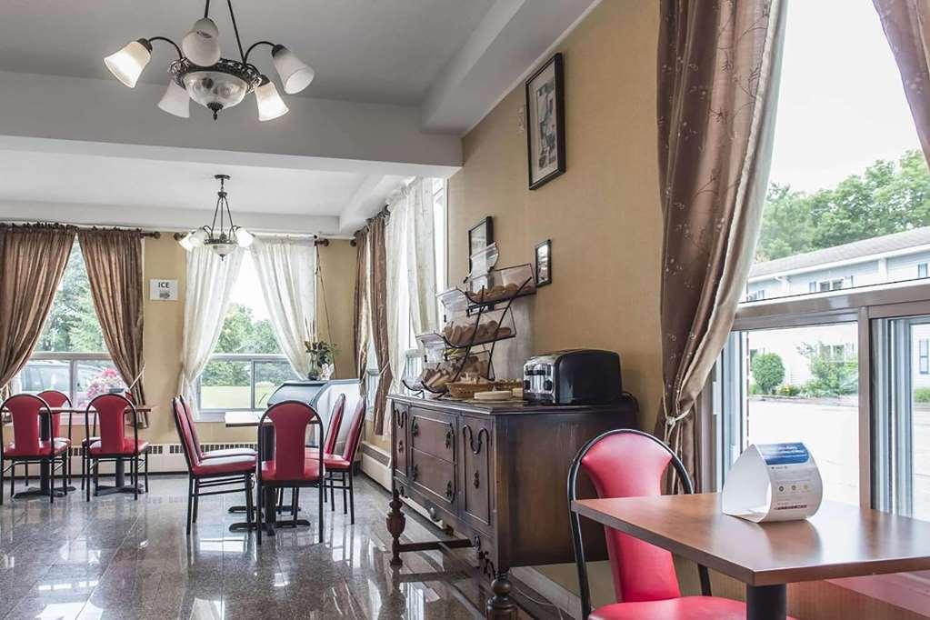 Super 8 By Wyndham Pembroke Hotel Facilități foto